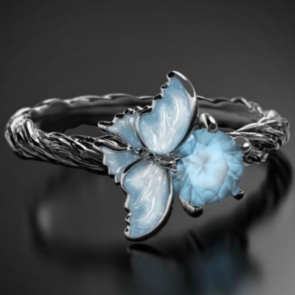 NWOT Antique pure ice Enamel ring